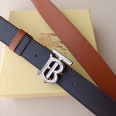 巴宝莉尺寸:带宽34mm 正品尺寸 五金材质:专柜精品扣,真空电镀,工艺精细 带身材质:天然头层牛皮,质 巴宝莉尺寸:带宽34mm 正品尺寸 五金材质:专柜精品扣,真空电镀,工艺精细 带身材质:天然头层牛皮,质