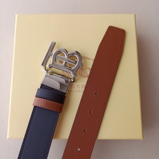 巴宝莉尺寸:带宽34mm 正品尺寸 五金材质:专柜精品扣,真空电镀,工艺精细 带身材质:天然头层牛皮,质 巴宝莉尺寸:带宽34mm 正品尺寸 五金材质:专柜精品扣,真空电镀,工艺精细 带身材质:天然头层牛皮,质
