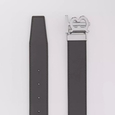 巴宝莉尺寸:带宽34mm 正品尺寸 五金材质:专柜精品扣,真空电镀,工艺精细 带身材质:天然头层牛皮,质 巴宝莉尺寸:带宽34mm 正品尺寸 五金材质:专柜精品扣,真空电镀,工艺精细 带身材质:天然头层牛皮,质