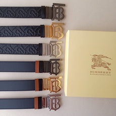 巴宝莉尺寸:带宽34mm 正品尺寸 五金材质:专柜精品扣,真空电镀,工艺精细 带身材质:天然头层牛皮,质 巴宝莉尺寸:带宽34mm 正品尺寸 五金材质:专柜精品扣,真空电镀,工艺精细 带身材质:天然头层牛皮,质
