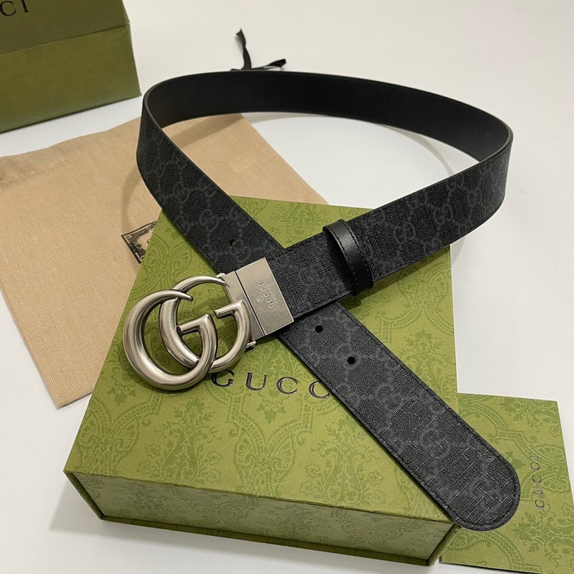 Gucci  92TIN 黑色Sueme C老花 小牛皮黑底 宽度3.7cm 复古GG旋转扣 双面可用/