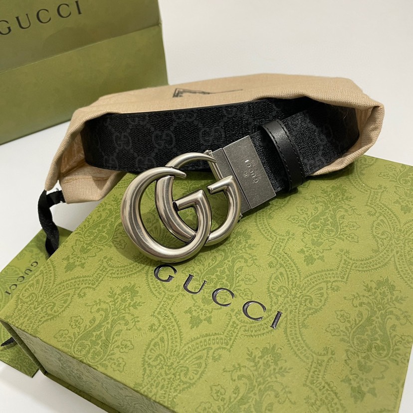 Gucci  92TIN 黑色Sueme C老花 小牛皮黑底 宽度3.7cm 复古GG旋转扣 双面可用/