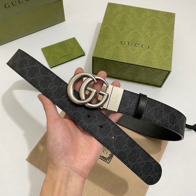 Gucci  92TIN 黑色Sueme C老花 小牛皮黑底 宽度3.7cm 复古GG旋转扣 双面可用/