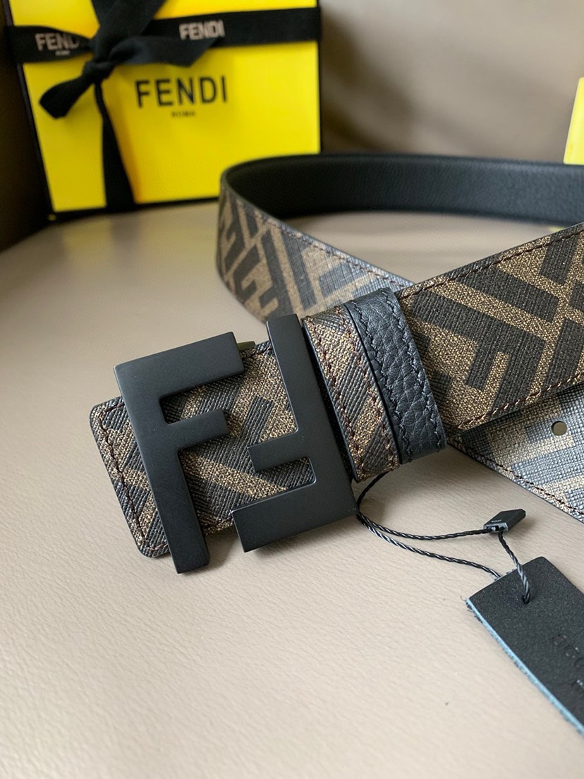 FENDI（芬迪）专柜新款 男款休闲正反双面用腰带 宽4.0cm 正面原版最新FF图案进口c材质 反面头