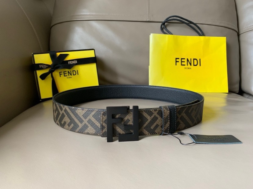FENDI（芬迪）专柜新款 男款休闲正反双面用腰带 宽4.0cm 正面原版最新FF图案进口c材质 反面头