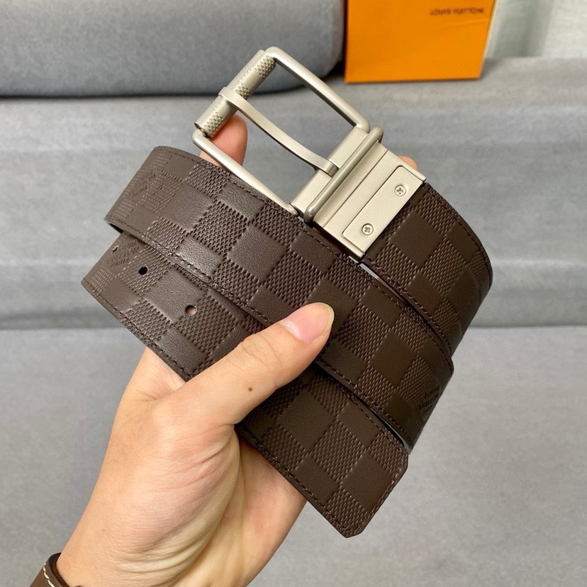 LOUIS VUITTON 腰帶 專櫃有售款。寬度40毫米 專櫃編碼M9212 雙面進口意大利小牛皮+雙