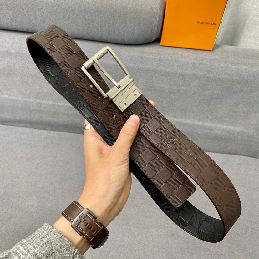 LOUIS VUITTON 腰帶 專櫃有售款。寬度40毫米 專櫃編碼M9212 雙面進口意大利小牛皮+雙