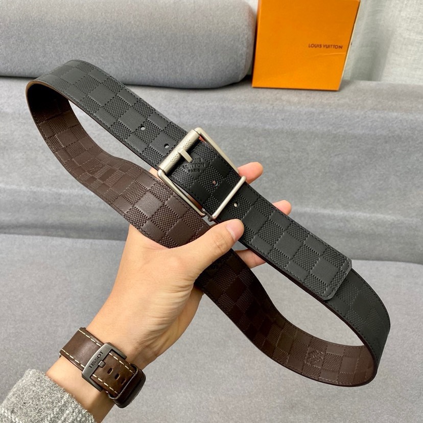 LOUIS VUITTON 腰帶 專櫃有售款。寬度40毫米 專櫃編碼M9212 雙面進口意大利小牛皮+雙