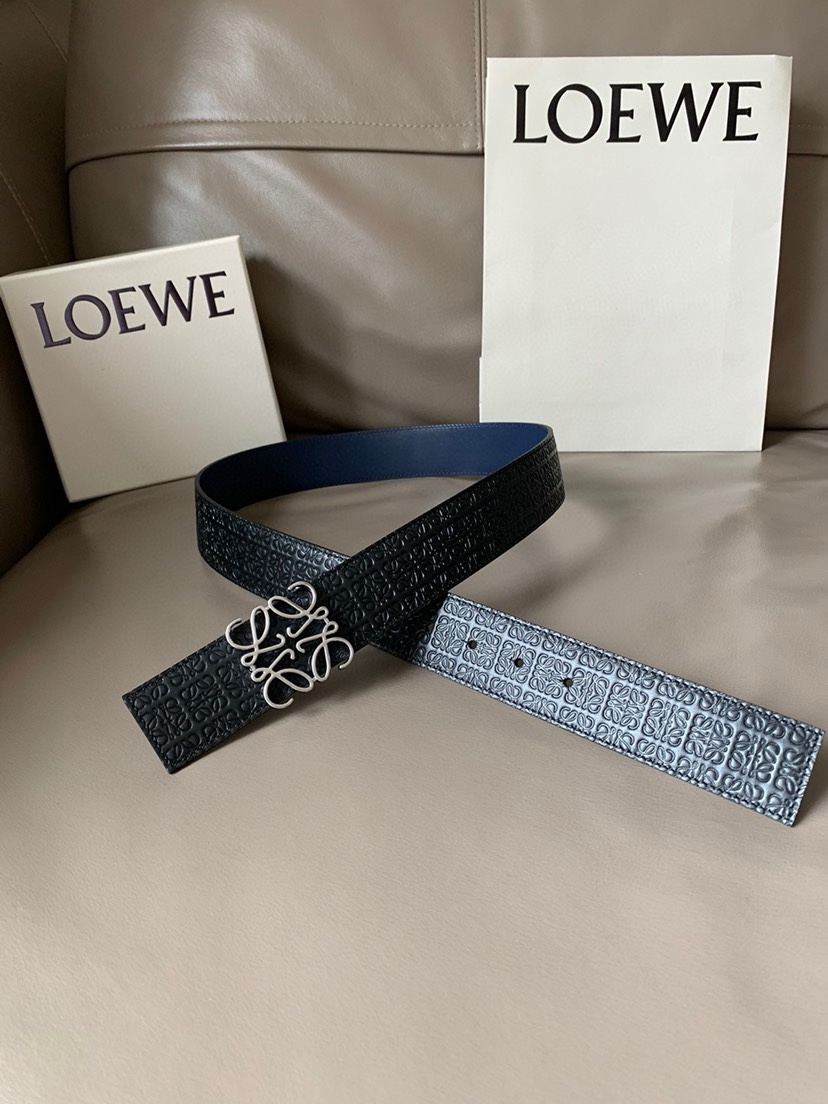 💋💋  LOEWE（罗意威）专柜新款 宽4.0cm 正反两用腰带，选用压纹丝绸牛皮革和光滑牛皮制成，反面