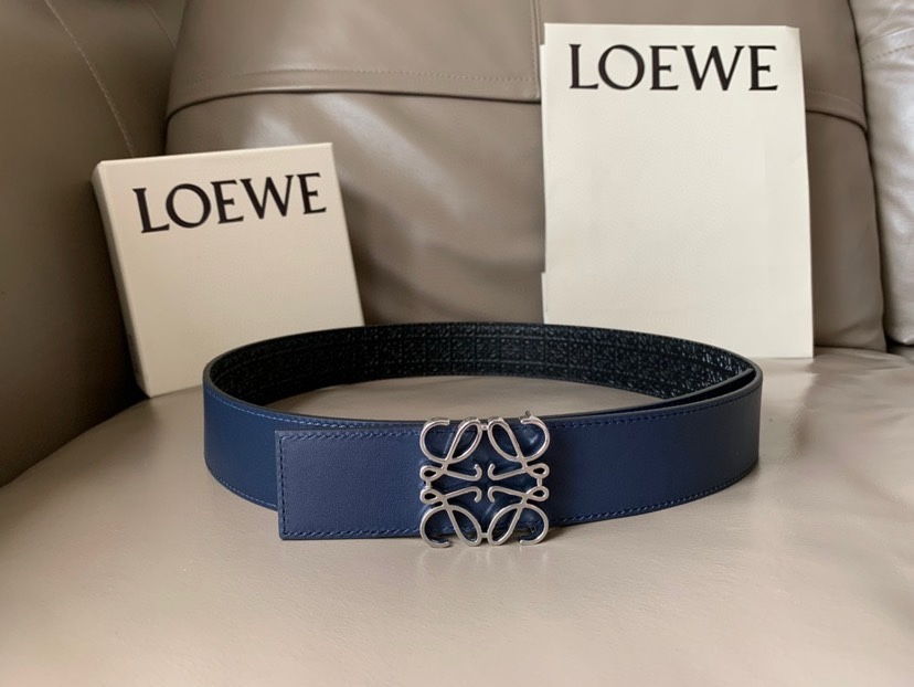 💋💋  LOEWE（罗意威）专柜新款 宽4.0cm 正反两用腰带，选用压纹丝绸牛皮革和光滑牛皮制成，反面
