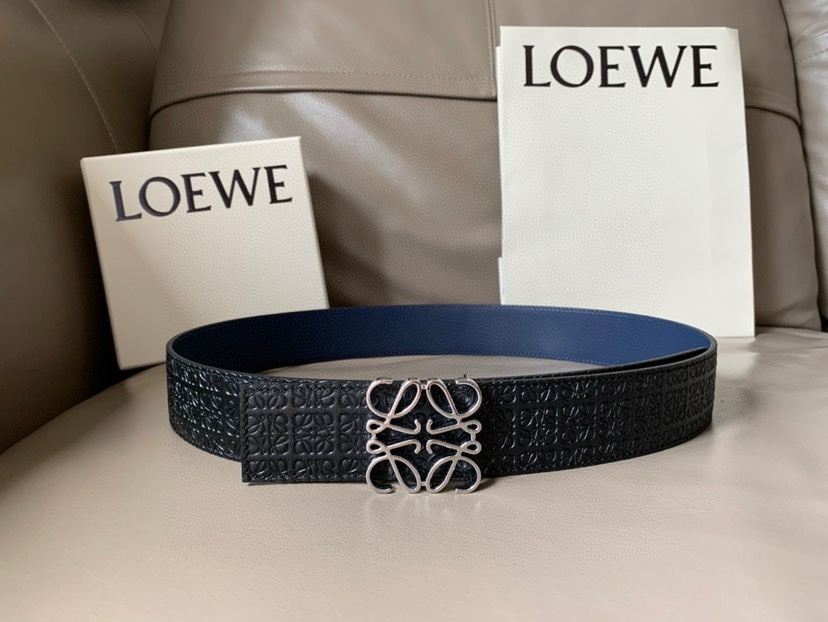 💋💋  LOEWE（罗意威）专柜新款 宽4.0cm 正反两用腰带，选用压纹丝绸牛皮革和光滑牛皮制成，反面