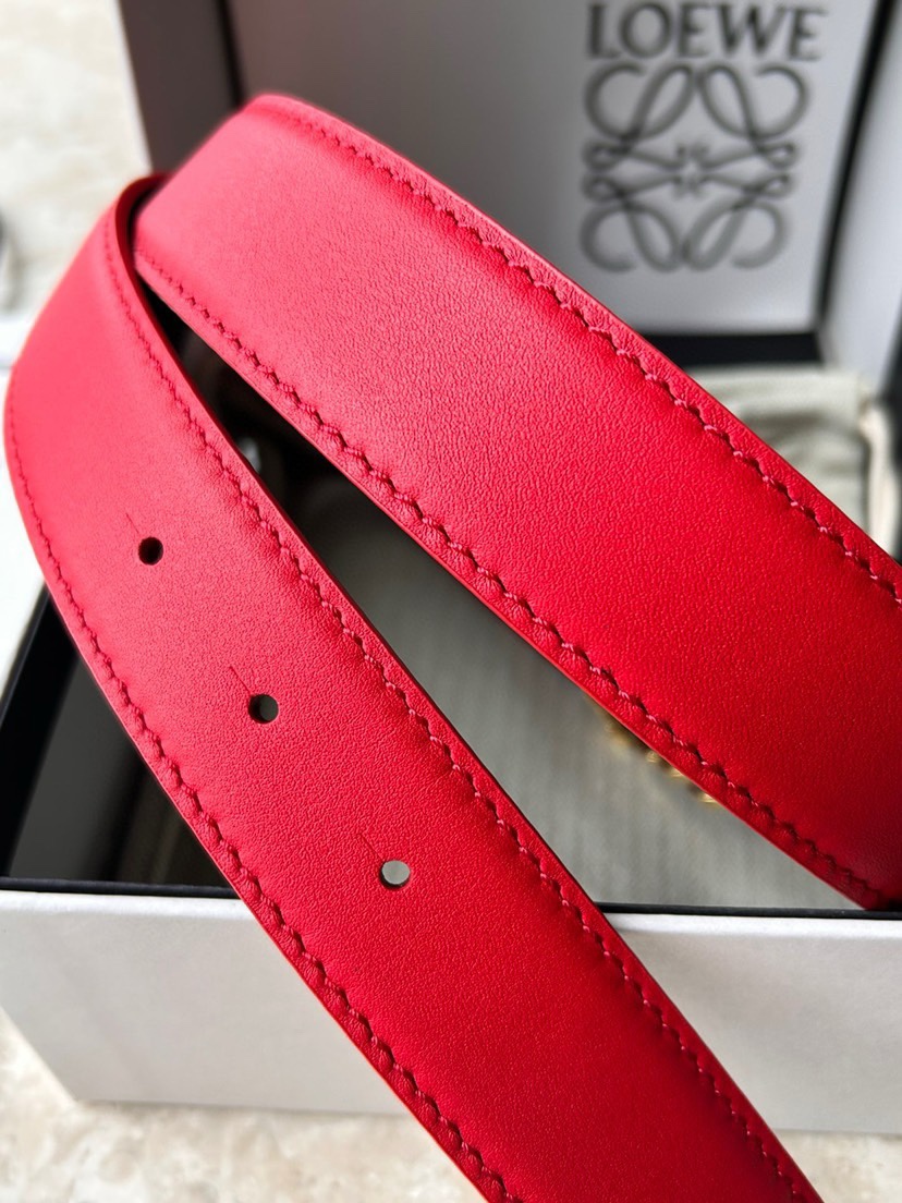LOEWE(罗意威) 专柜同款 休闲双面用腰带 宽3.2cm 配有Anagram图案带扣，双面头层牛皮 