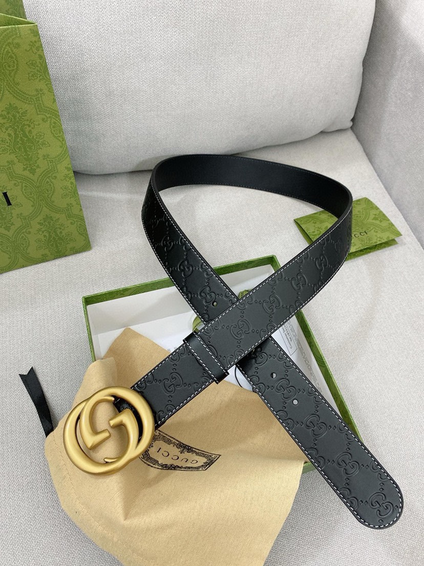 古驰 Gucci 互扣式双G 海外专柜最新款同步更新，进口原厂头层牛皮，最新设计采用白线点缀，使得整体更