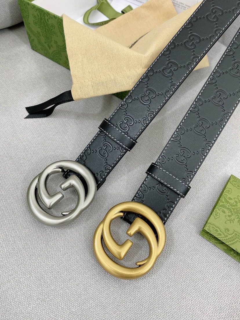 古驰 Gucci 互扣式双G 海外专柜最新款同步更新，进口原厂头层牛皮，最新设计采用白线点缀，使得整体更