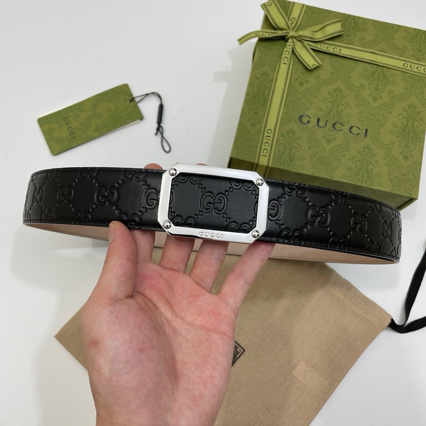gucci古驰 cwcOn 经典 signature 压g花宽度4.0cm 镂空四方版扣