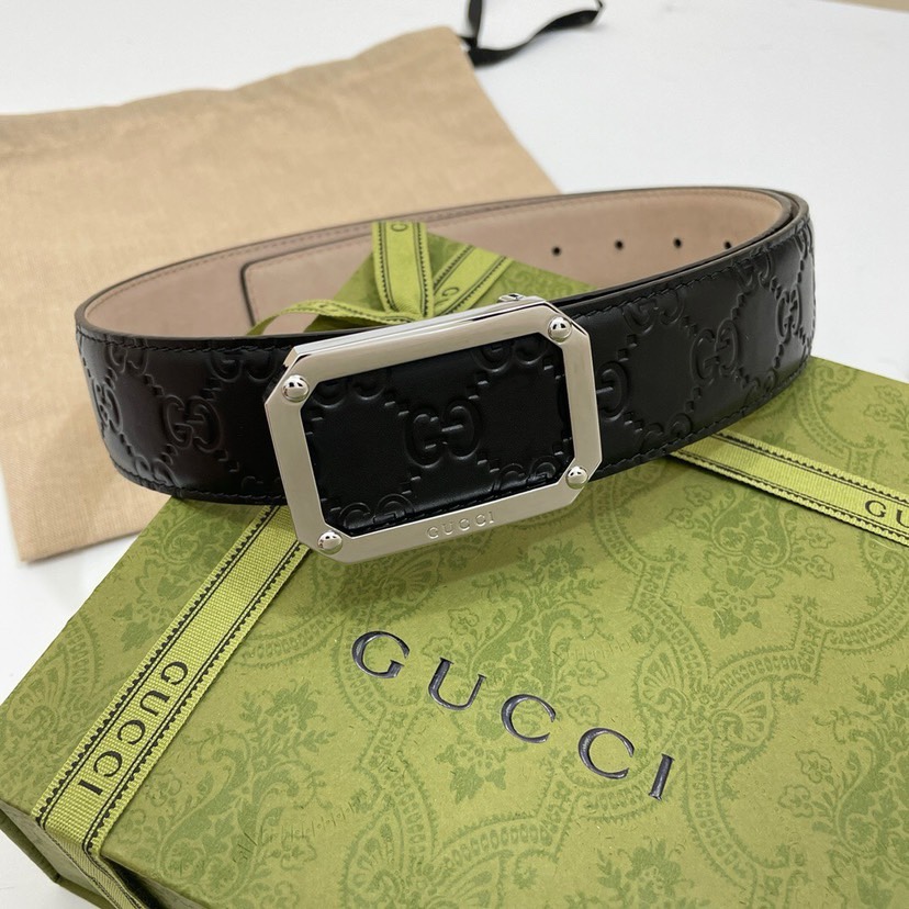 gucci古驰 cwcOn 经典 signature 压g花宽度4.0cm 镂空四方版扣