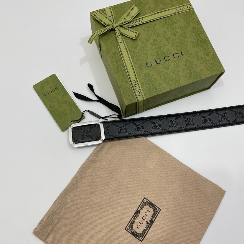 gucci古驰 cwcOn 经典 signature 压g花宽度4.0cm 镂空四方版扣