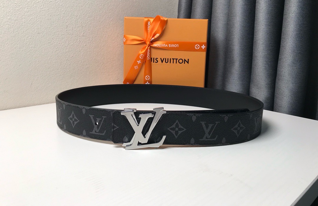 LOUlS Vuitton•路易威登 男士腰带 带身采用进口面料配进口牛皮底  搭配二层字母夹扣 宽4.