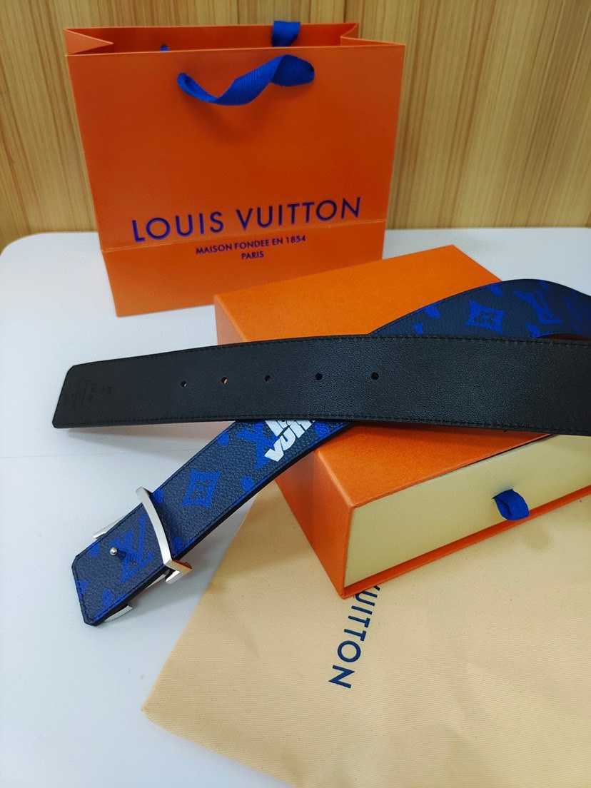 LV Initiales Everyday LV 双面腰带令 Louis Vuitton! 标识加入经典