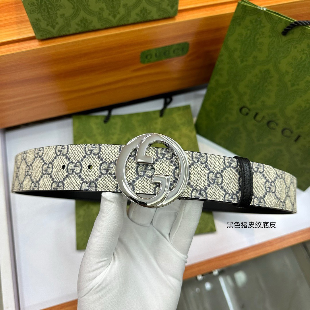 新款上市，尺寸：4.0cm，带身釆用防水面料彩印蓝色大g标志与黑色野猪纹真皮完美搭配，全新gg互扣式铜金