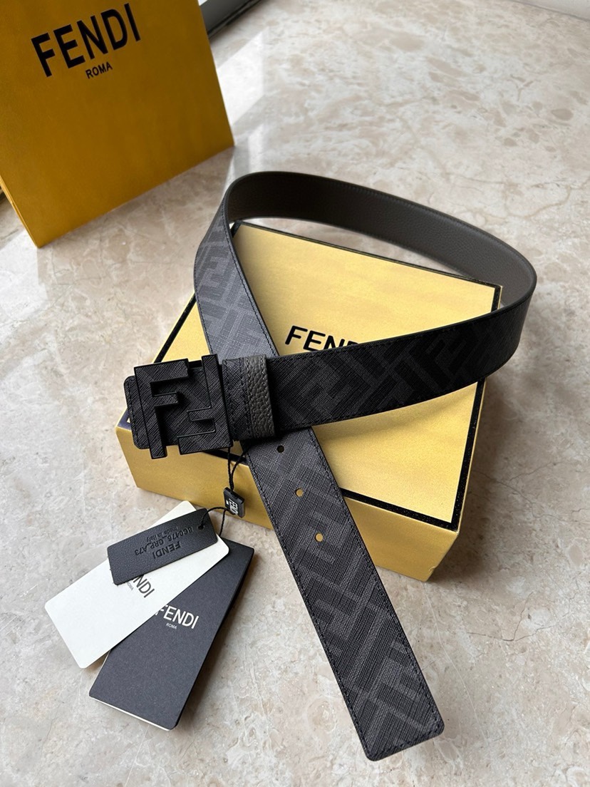FENDI（芬迪）专柜同款 男士休闲两面用皮带，宽4.0cm FF按钉搭扣。灰色Cuoio Romano