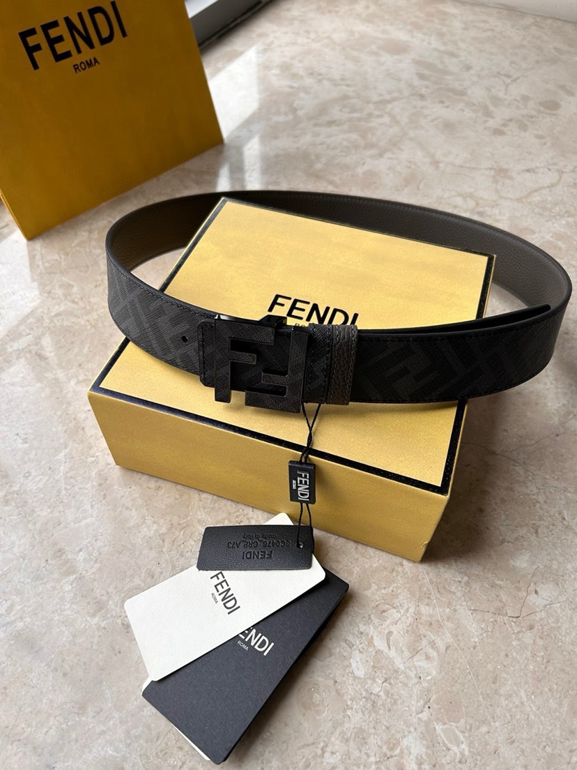FENDI（芬迪）专柜同款 男士休闲两面用皮带，宽4.0cm FF按钉搭扣。灰色Cuoio Romano