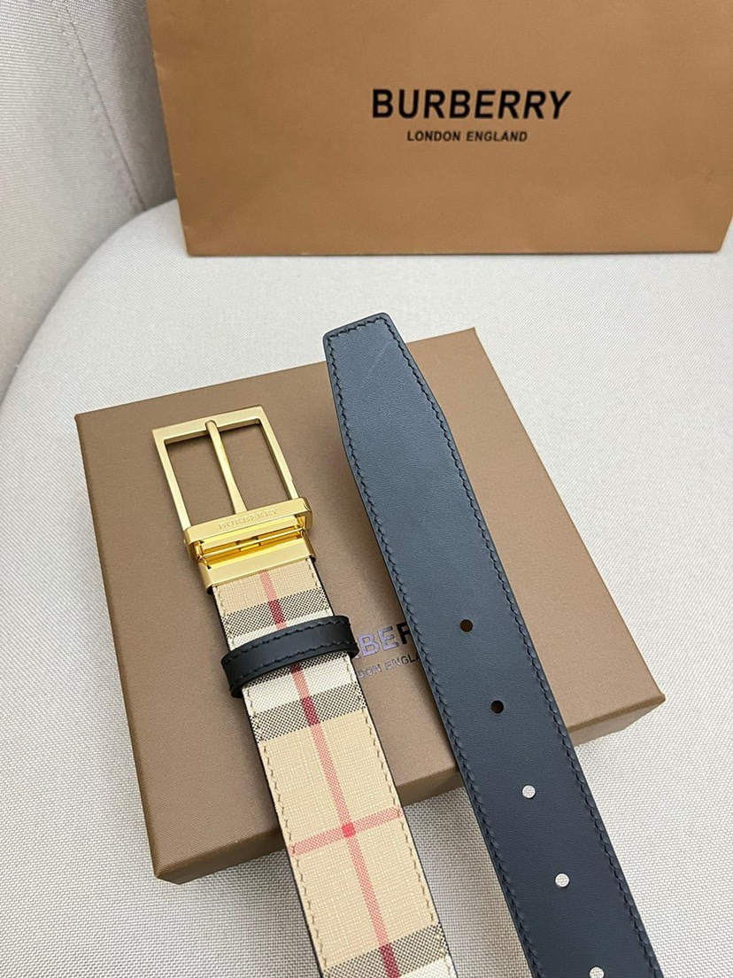 BURBERRY-巴宝莉！高版本 全套包装 男士专柜对版金属扣，头层牛皮双面外用腰带，商务通勤休闲场合均