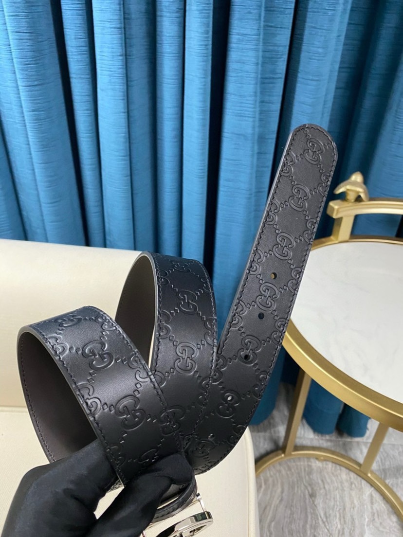 古驰男士双面皮带系列 规格37mm Gucc1 Signature皮革双面腰带