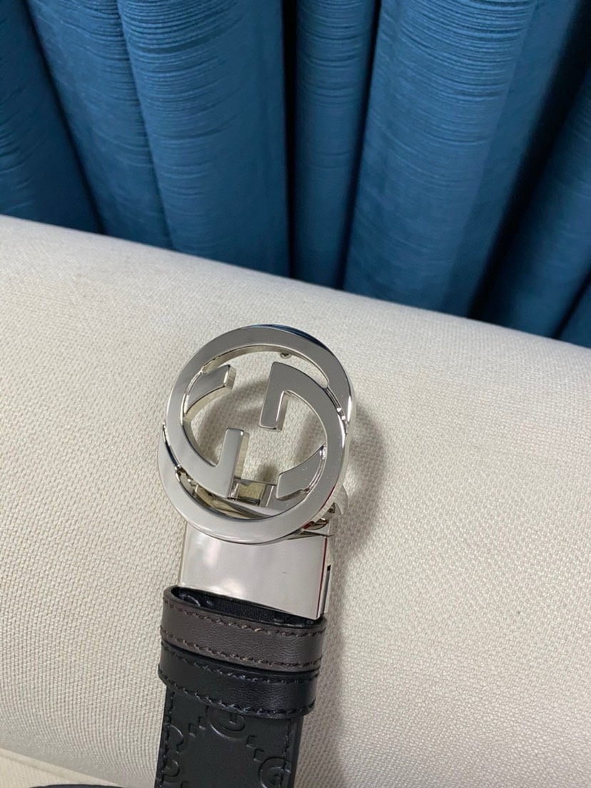 古驰男士双面皮带系列 规格37mm Gucc1 Signature皮革双面腰带