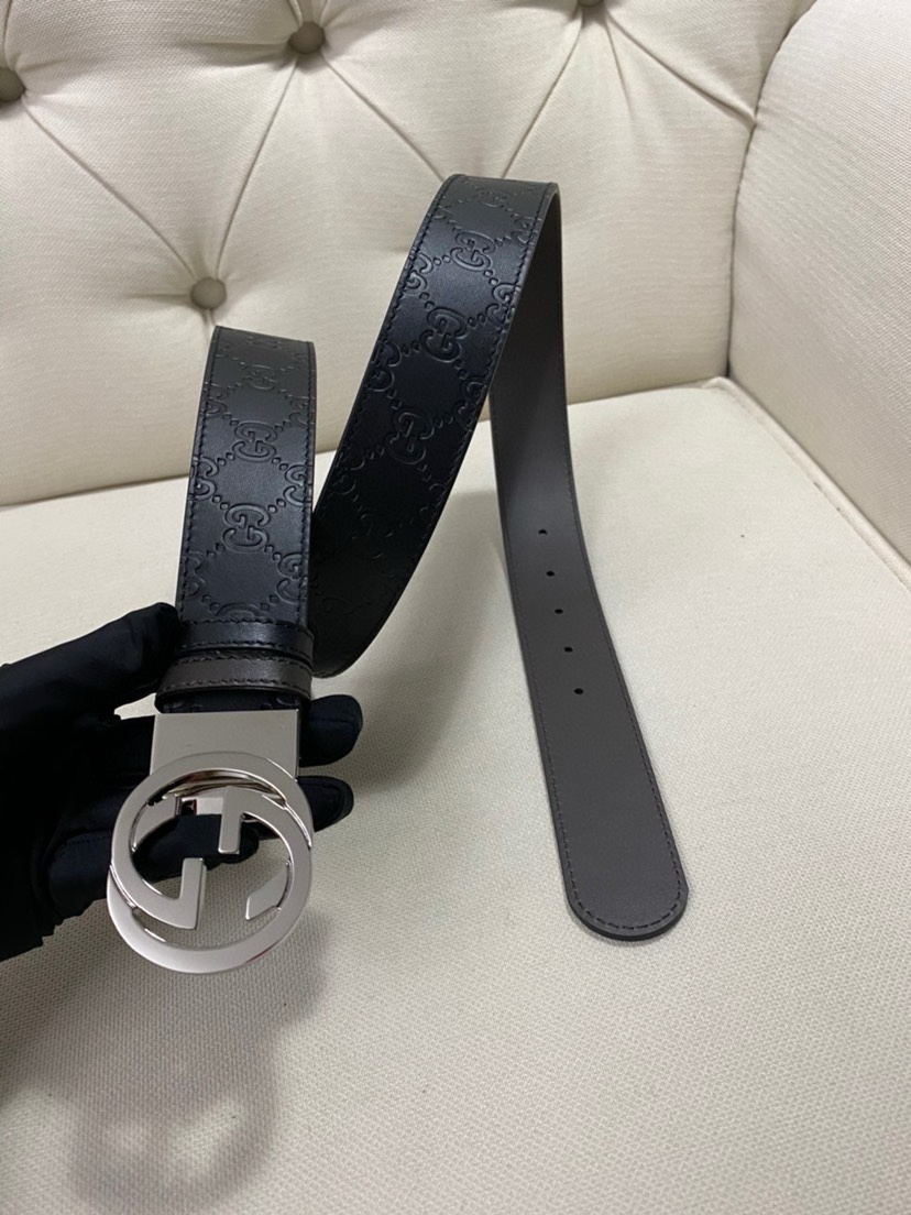 古驰男士双面皮带系列 规格37mm Gucc1 Signature皮革双面腰带