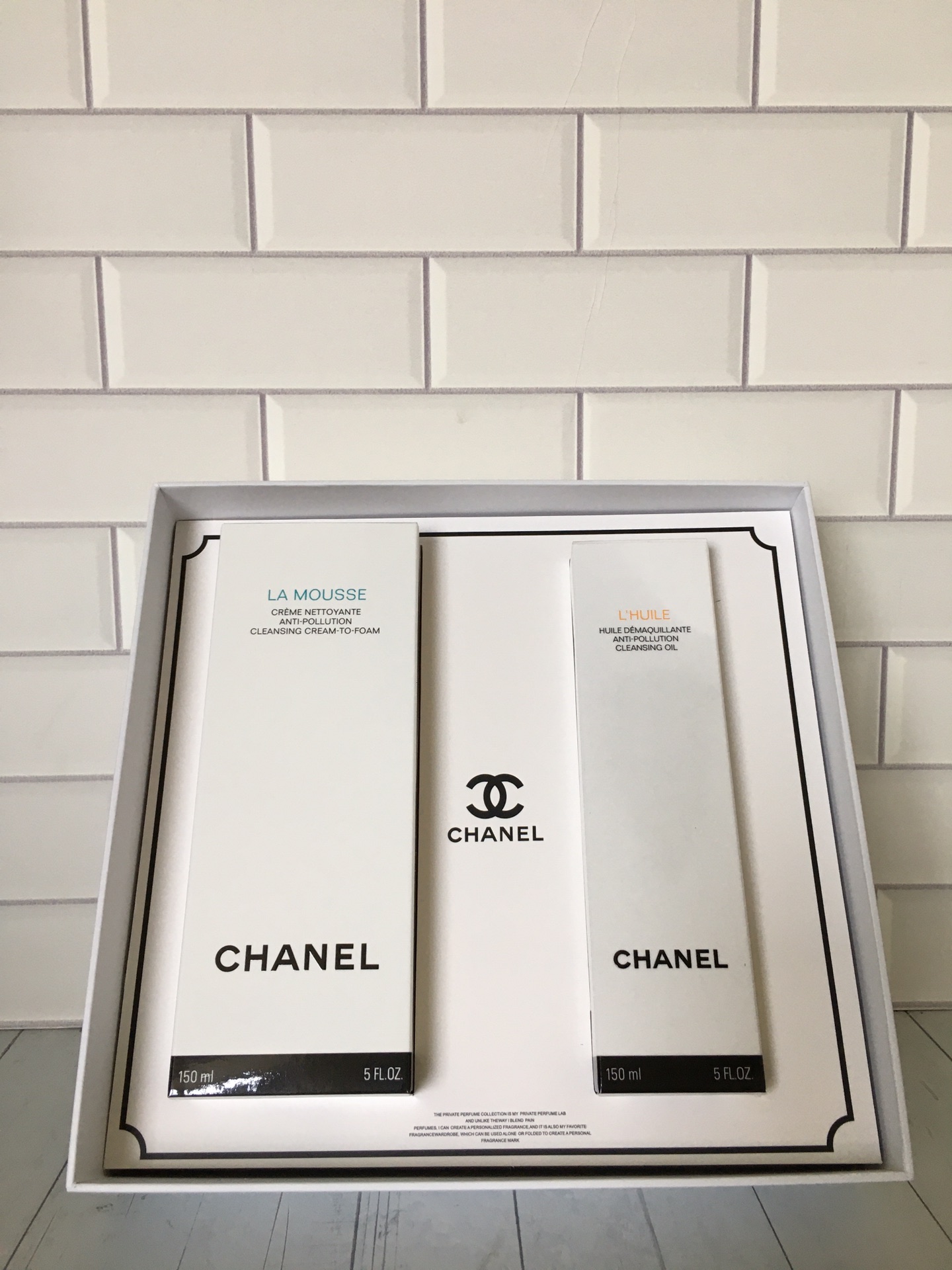 Chanel Camellia Cleansing Oil & Cleansing Milk Set with Gift Bag 3 i1708848018 3871 1