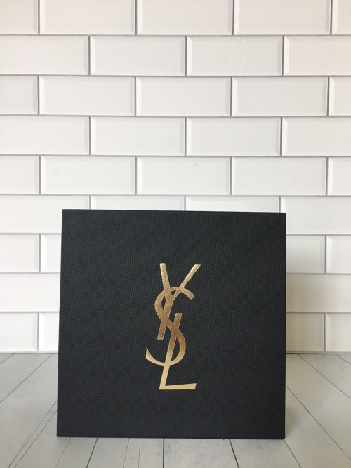 Yves Saint Laurent Gift Set: Lipstick and Cushion Foundation with Bag 1 Yves Saint Laurent Gift Set: Lipstick and Cushion Foundation with Bag