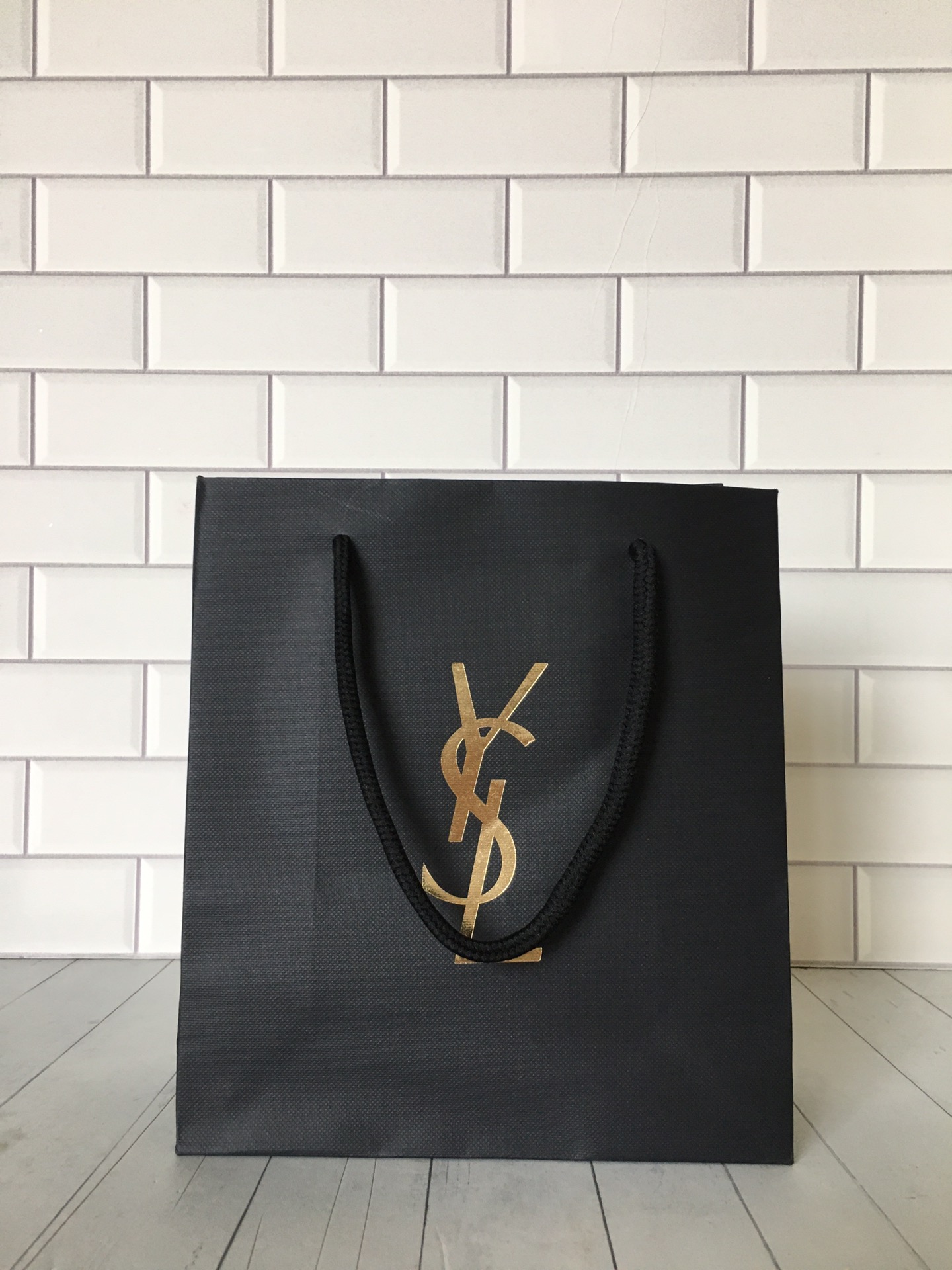 Yves Saint Laurent Lipstick & Cushion Set - Pink Leather - Gift Ready 9 i1710308184 9234 7