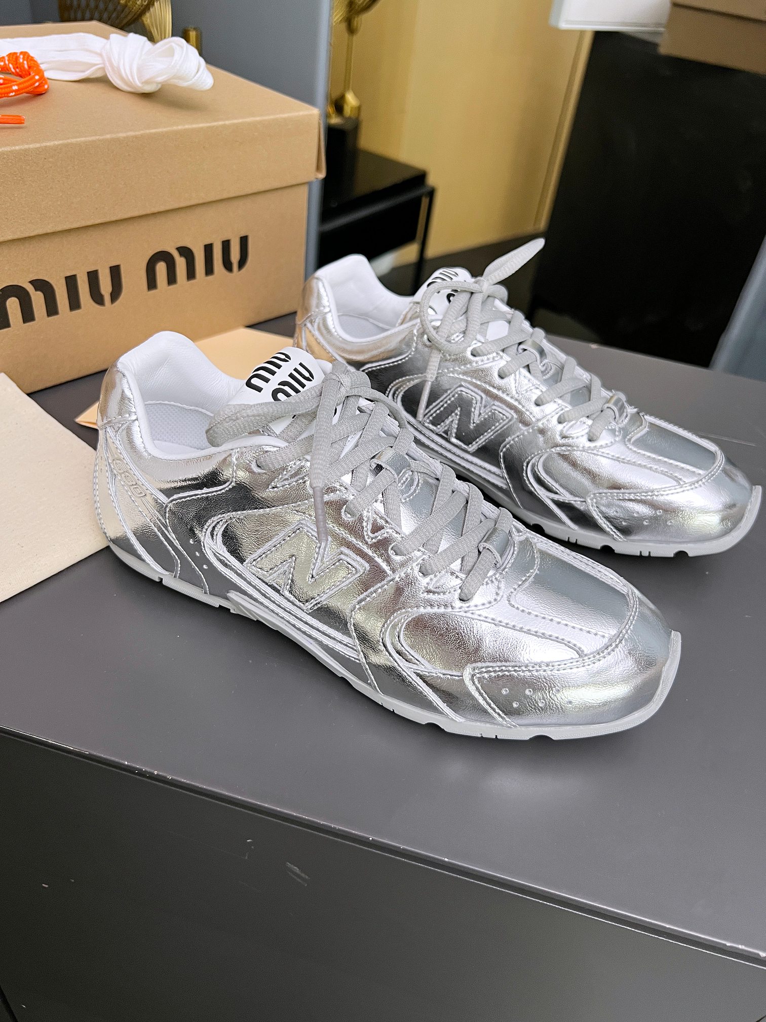 Miu Miu x New Balance 530 Silver Leather Sneakers Designer Shoes 3 a1719220780167 4626