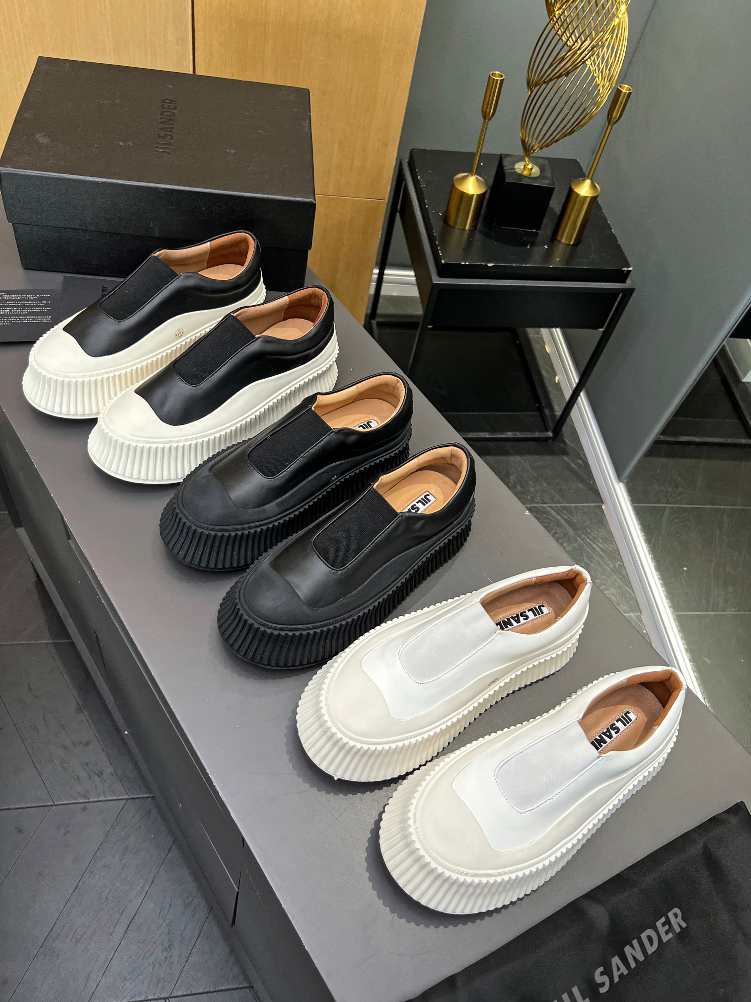 Vintage-inspired Minimalist Shoe Collection by Jill Sanders, 2024: Elegant, Simple, Poetic. - 图片 9