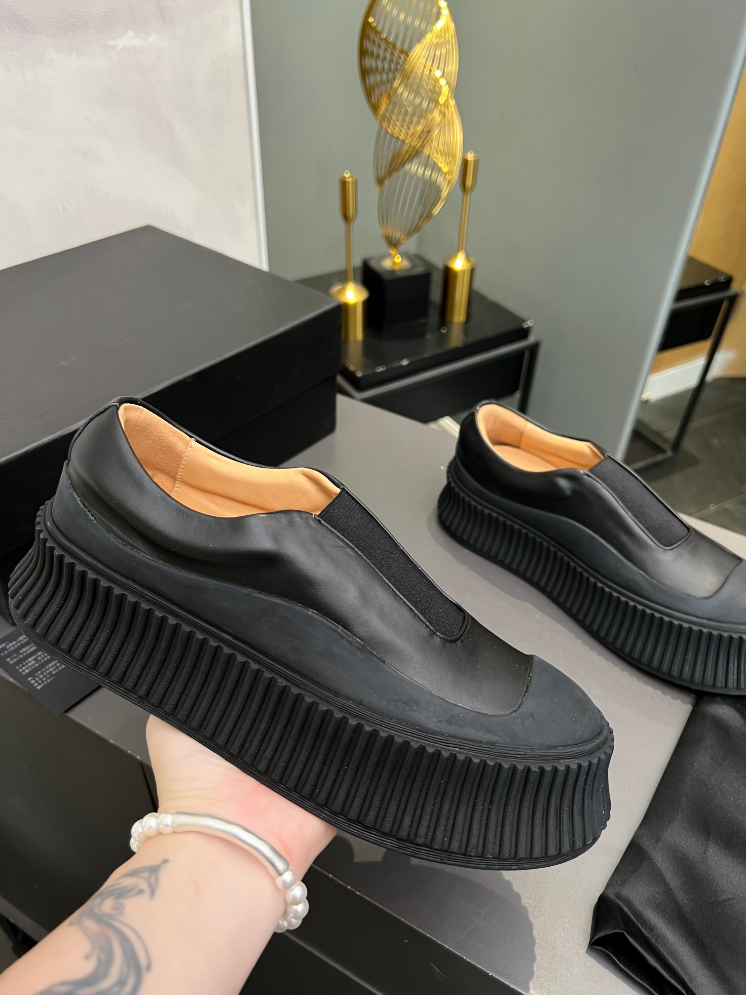 Vintage-inspired Minimalist Shoe Collection by Jill Sanders, 2024: Elegant, Simple, Poetic.