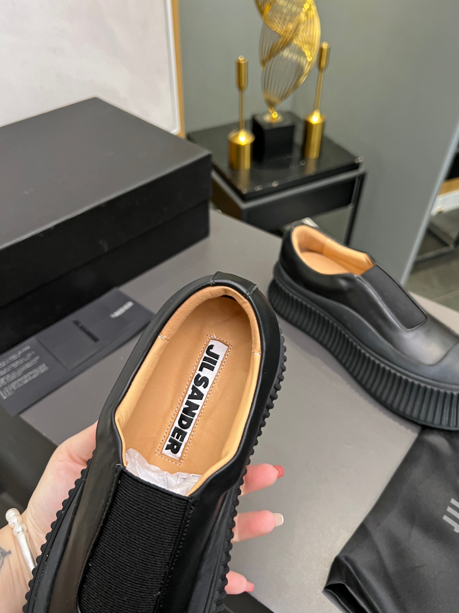 Vintage-inspired Minimalist Shoe Collection by Jill Sanders, 2024: Elegant, Simple, Poetic. - 图片 6