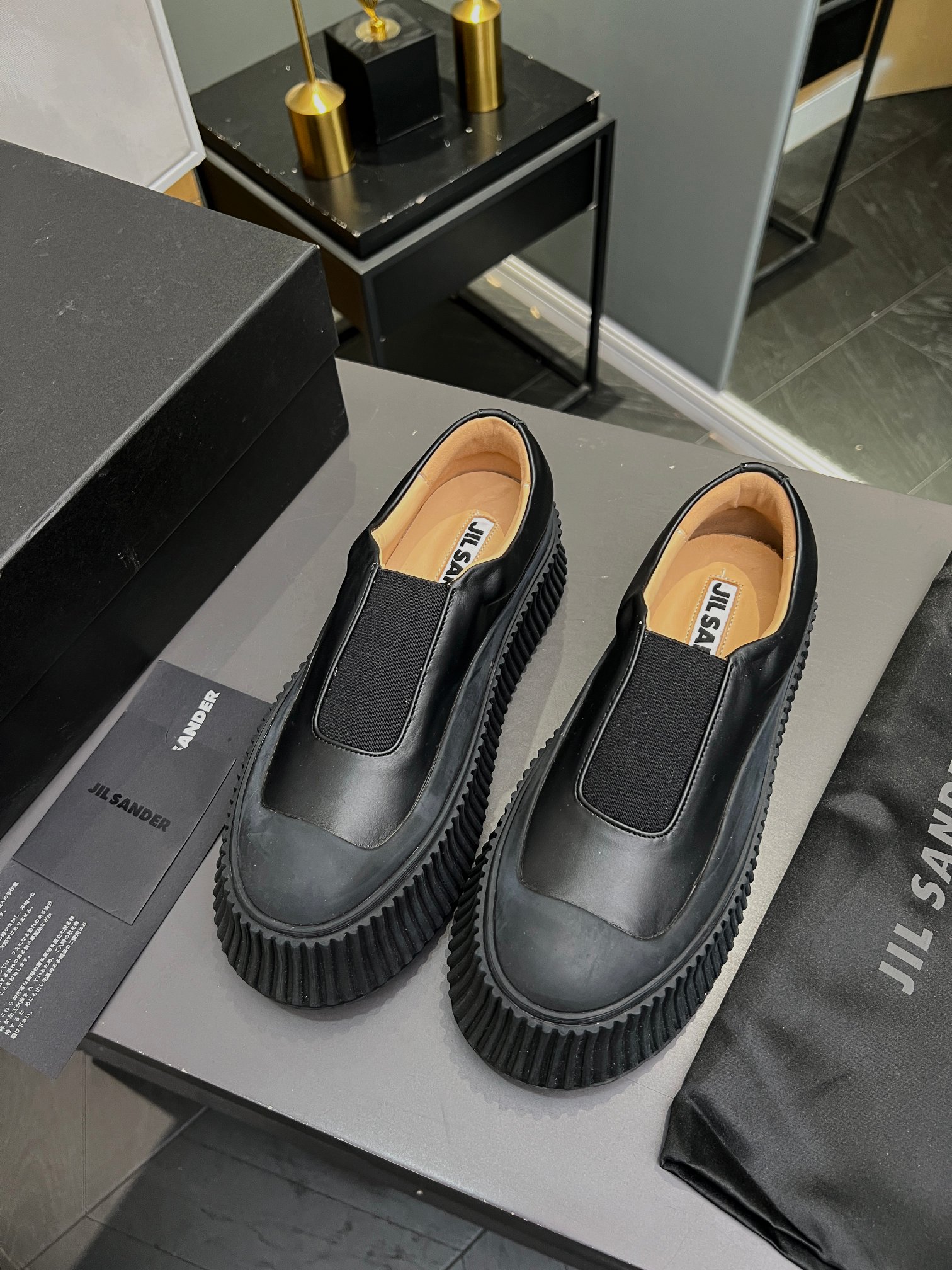 Vintage-inspired Minimalist Shoe Collection by Jill Sanders, 2024: Elegant, Simple, Poetic. - 图片 4