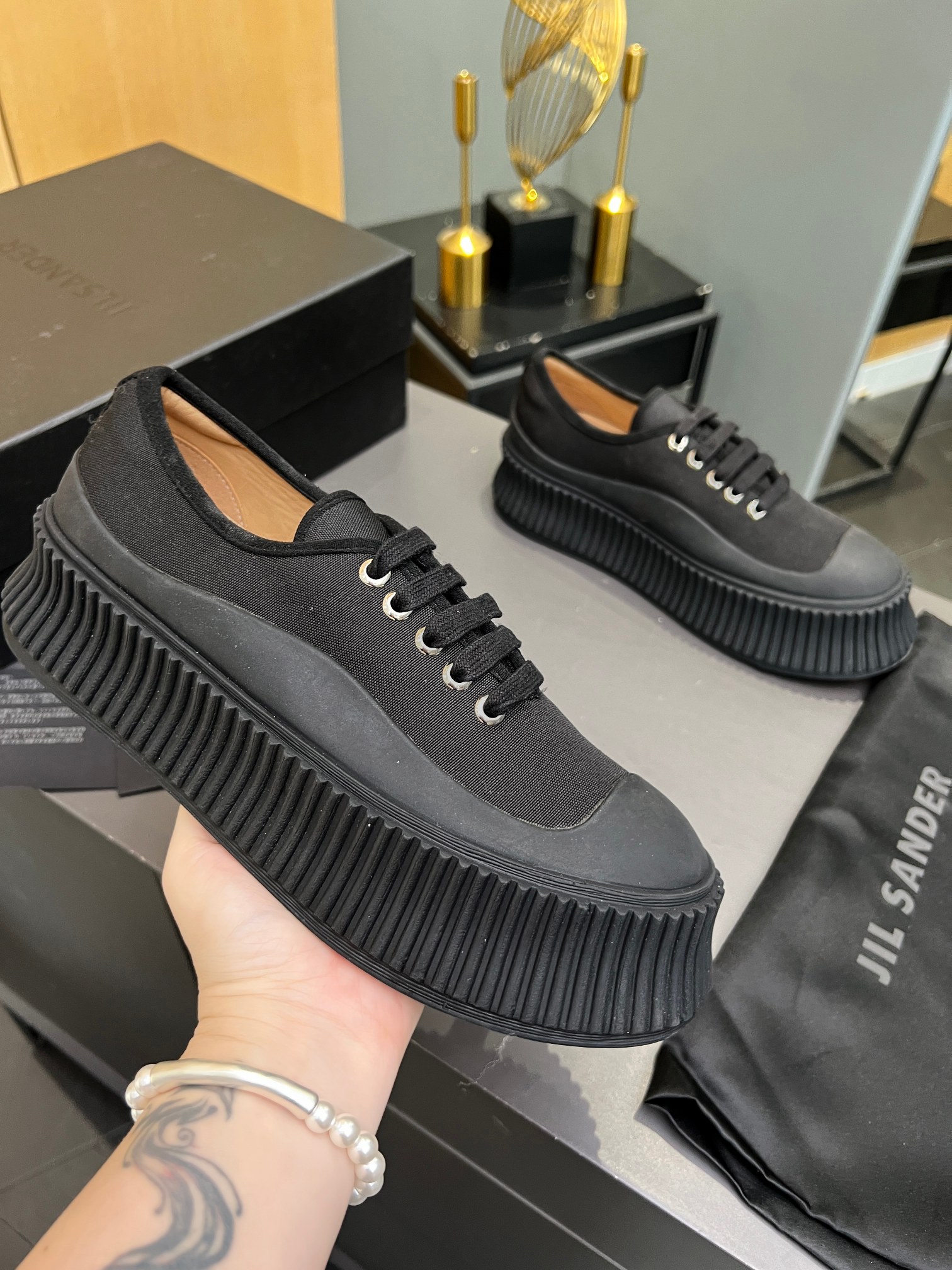 Vintage-inspired Women’s Shoes: Jill Sanders 2024 Collection Highlights Simple Elegance - 图片 1