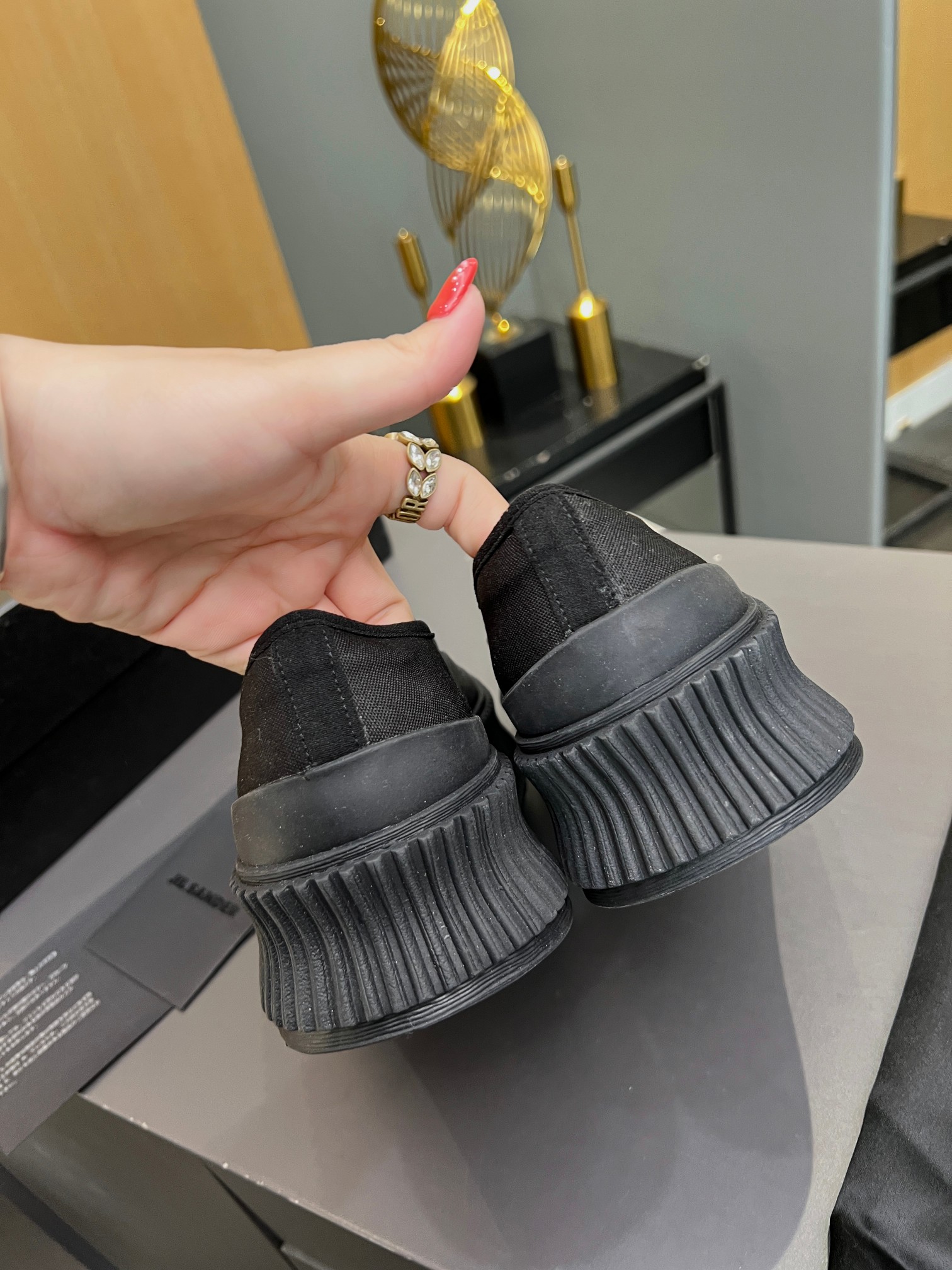 Vintage-inspired Women’s Shoes: Jill Sanders 2024 Collection Highlights Simple Elegance - 图片 5