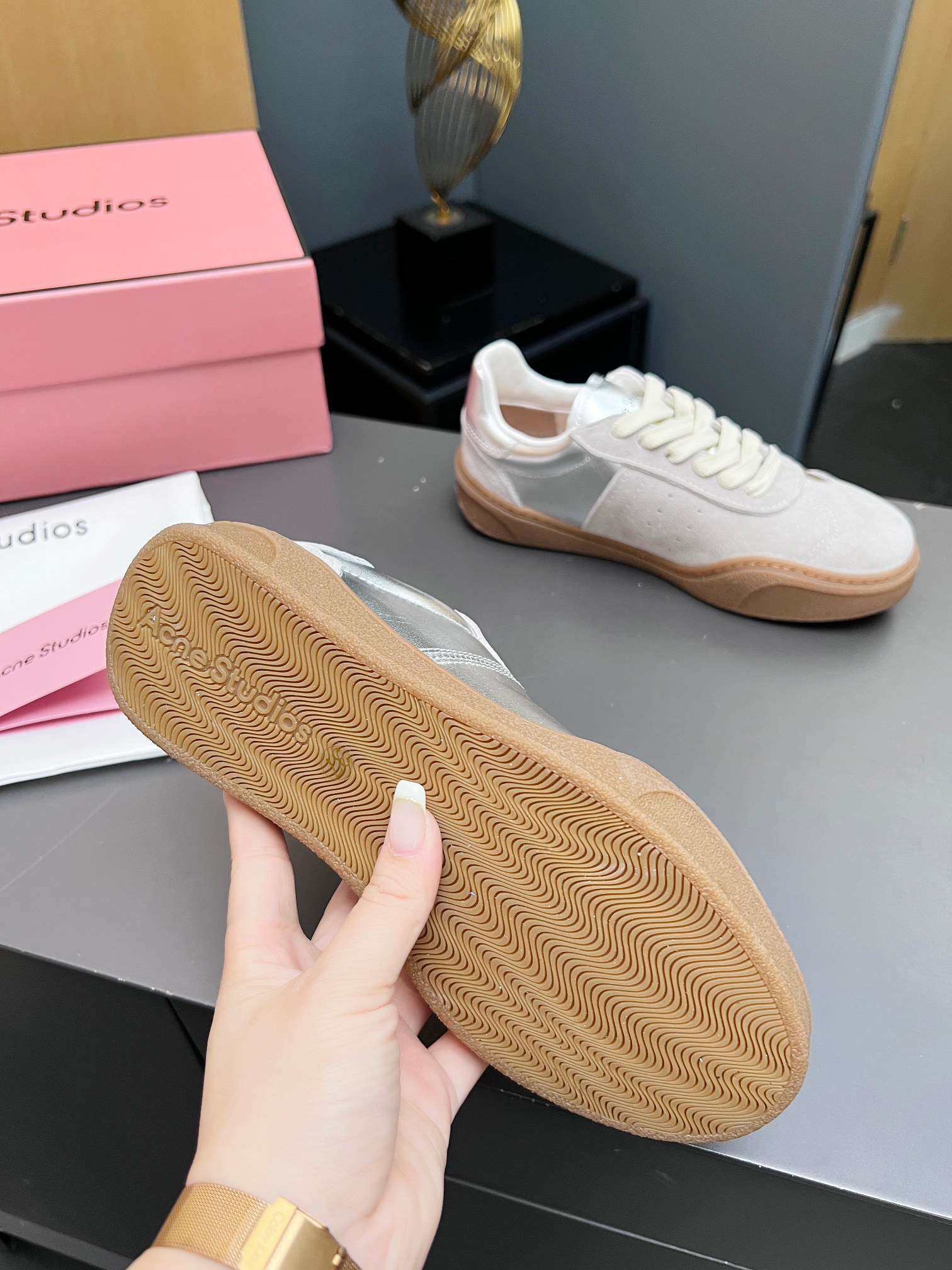 Acne Studios Smiley Belts: High-End, Full Package, Comfortable Shoes for All Feet - 图片 8