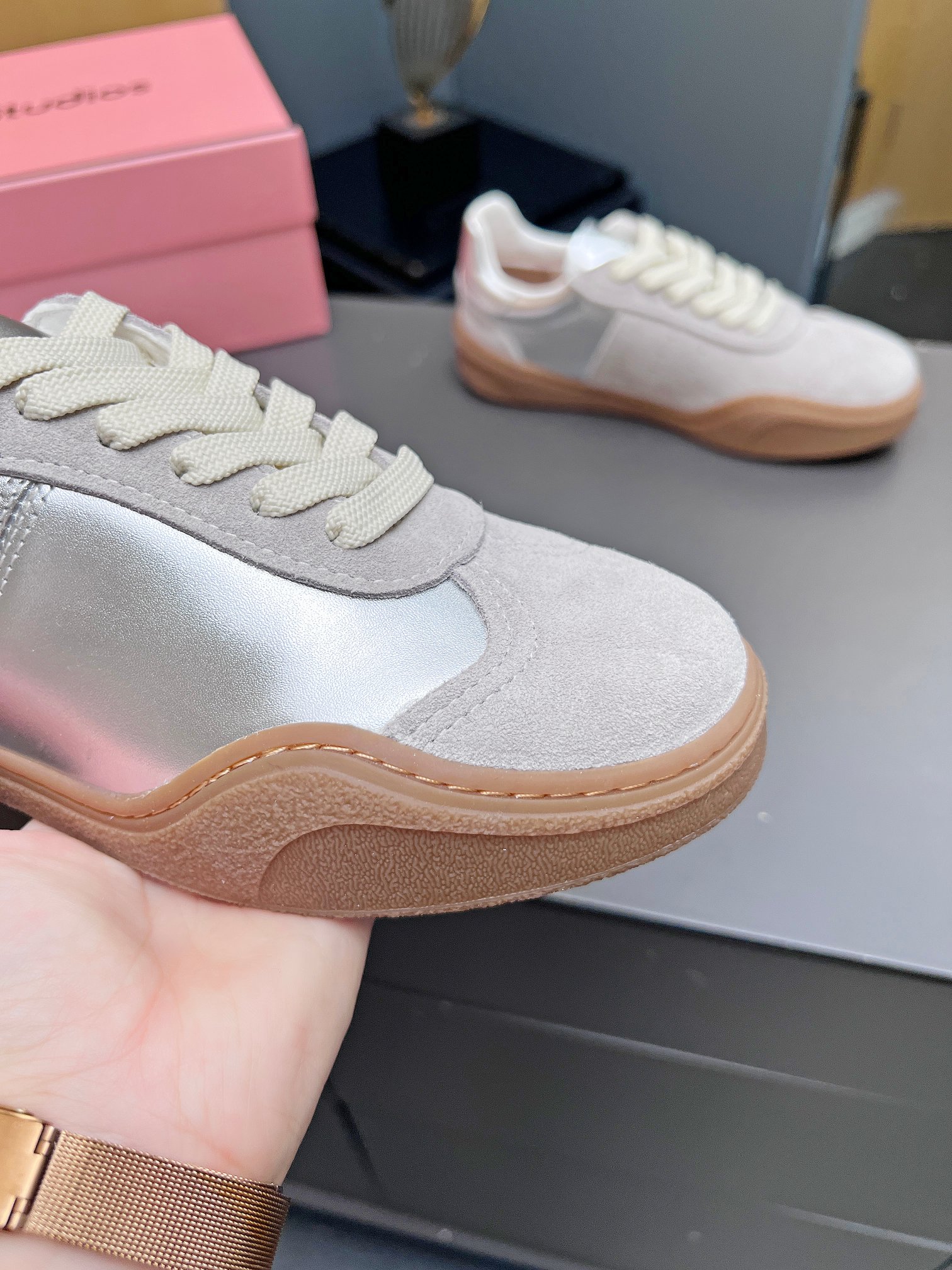 Acne Studios Smiley Belts: High-End, Full Package, Comfortable Shoes for All Feet - 图片 6