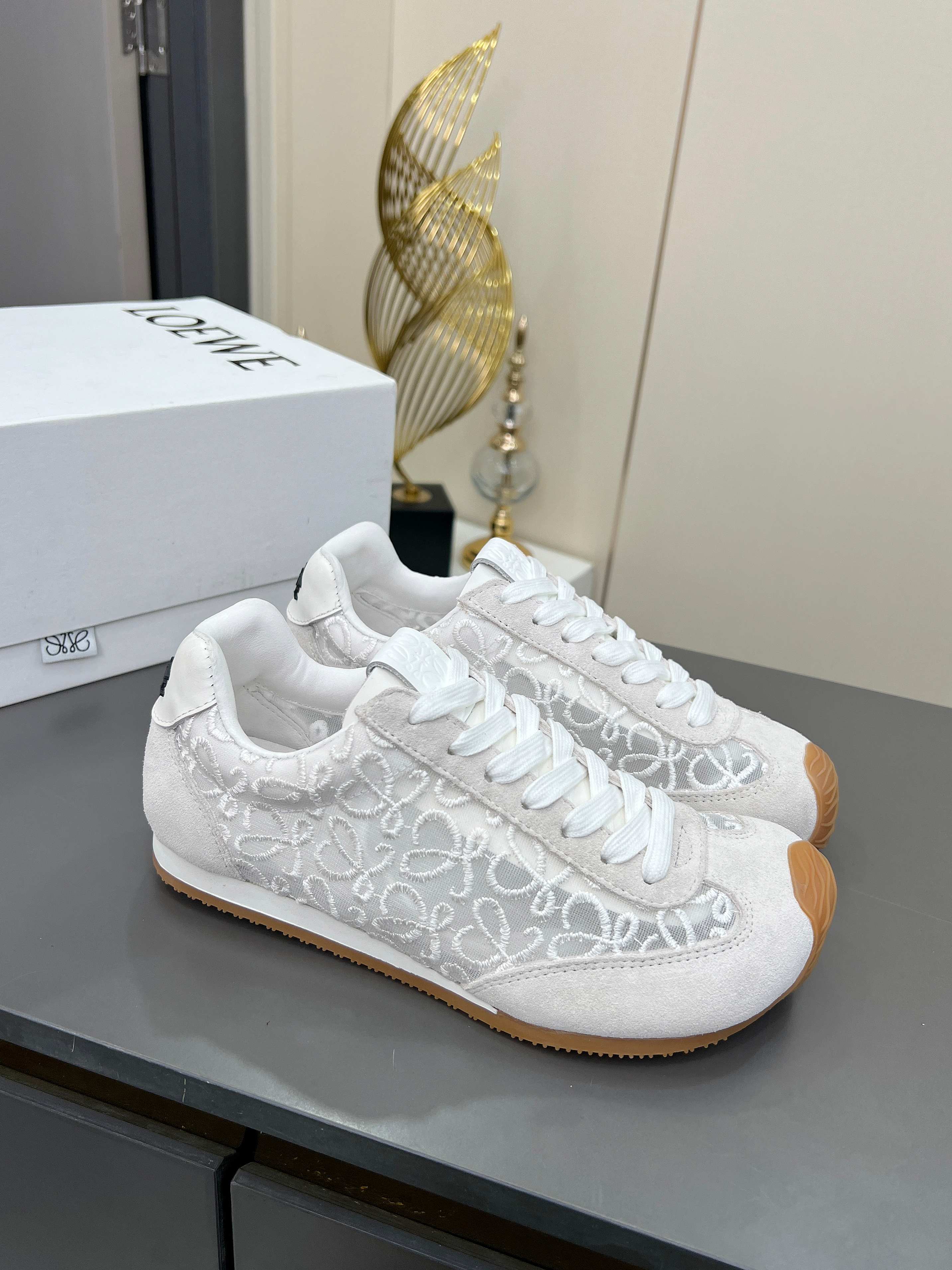 Loewe Ballet Runner Sneakers Second Generation White Lace-Up Mesh Shoes 3 a1741796333392 4385