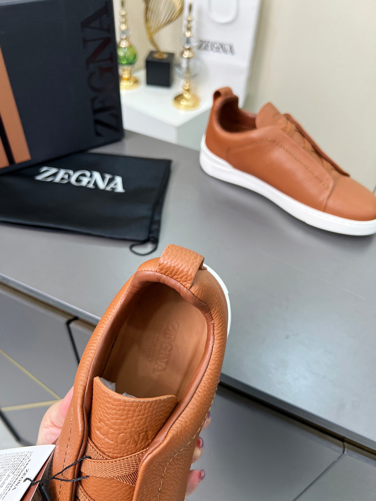 Ermenegildo Zegna Men’s Triple Stitch Sports Shoes Review: Quality Tweed, Comfortable Fit. - 图片 7