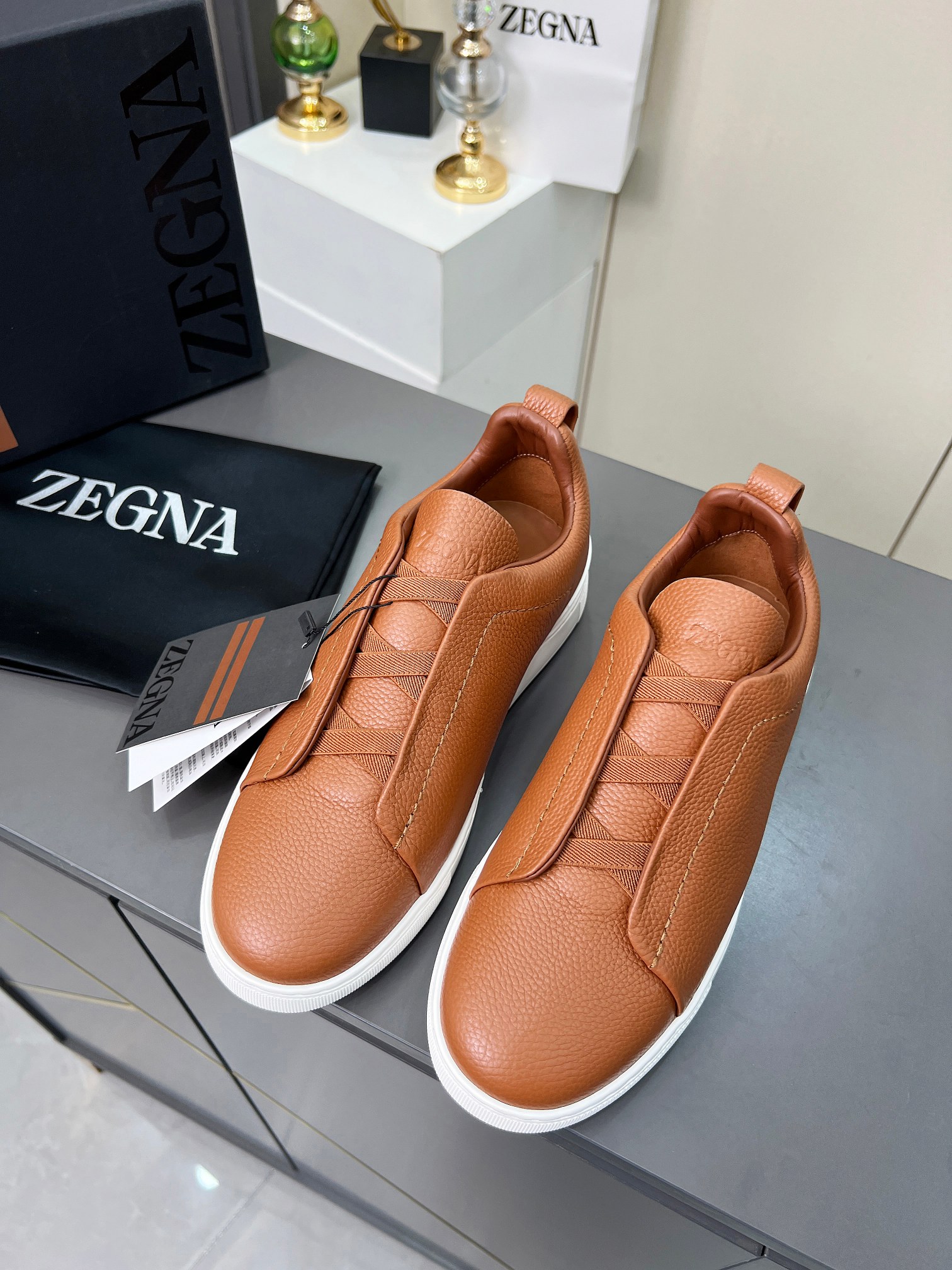 Ermenegildo Zegna Men’s Triple Stitch Sports Shoes Review: Quality Tweed, Comfortable Fit. - 图片 3