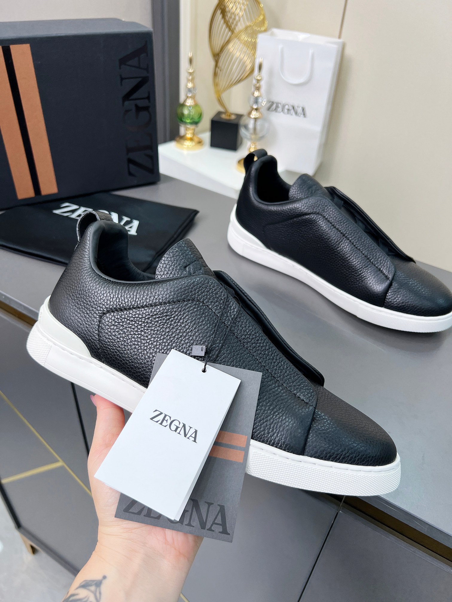 Ermenegildo Zegna Triple Stitch Sports Shoes: Stylish, Comfortable, Limited Edition. - 图片 1