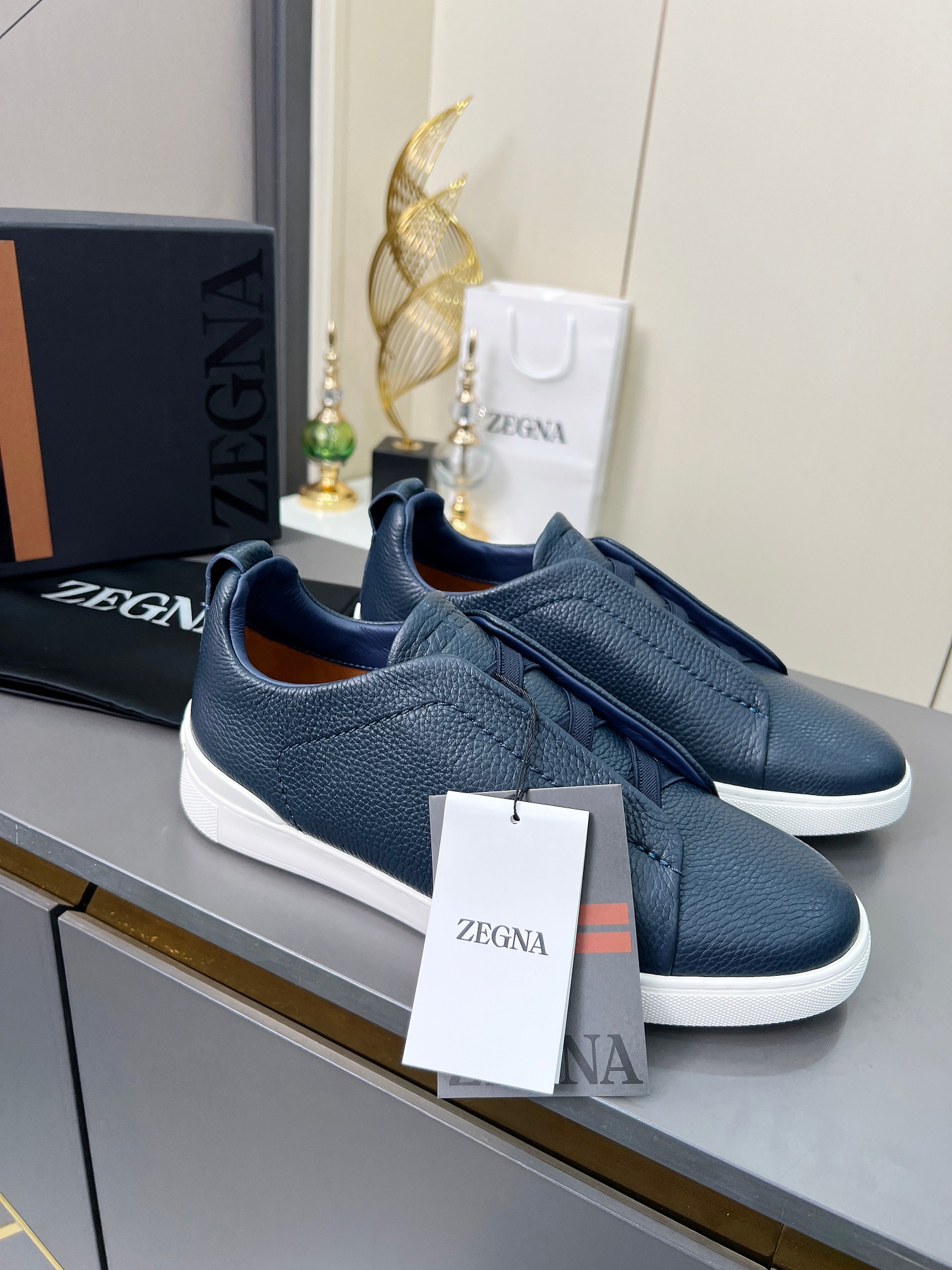 Ermenegildo Zegna Men’s Triple Stitch Sports Shoes: Stylish and Comfortable Footwear - 图片 2