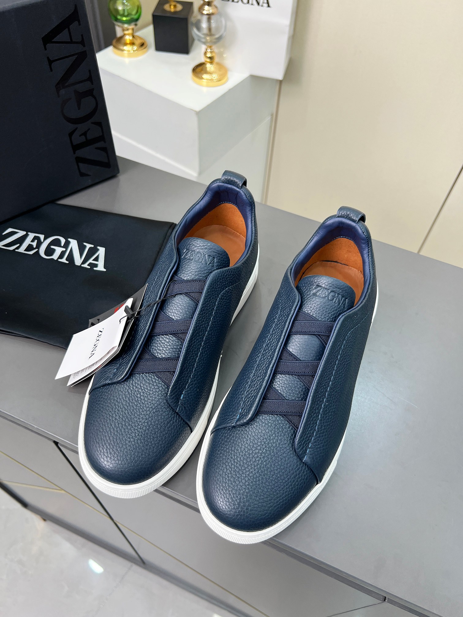 Ermenegildo Zegna Men’s Triple Stitch Sports Shoes: Stylish and Comfortable Footwear - 图片 3