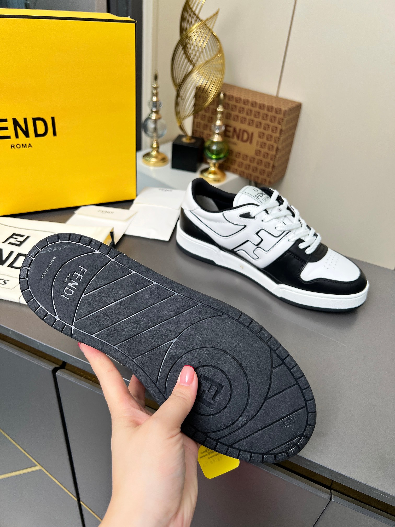 “Fendi Fendish 2025 Fall Winter Sneakers Review with Collage Design and Comfortable Fit” - 图片 7