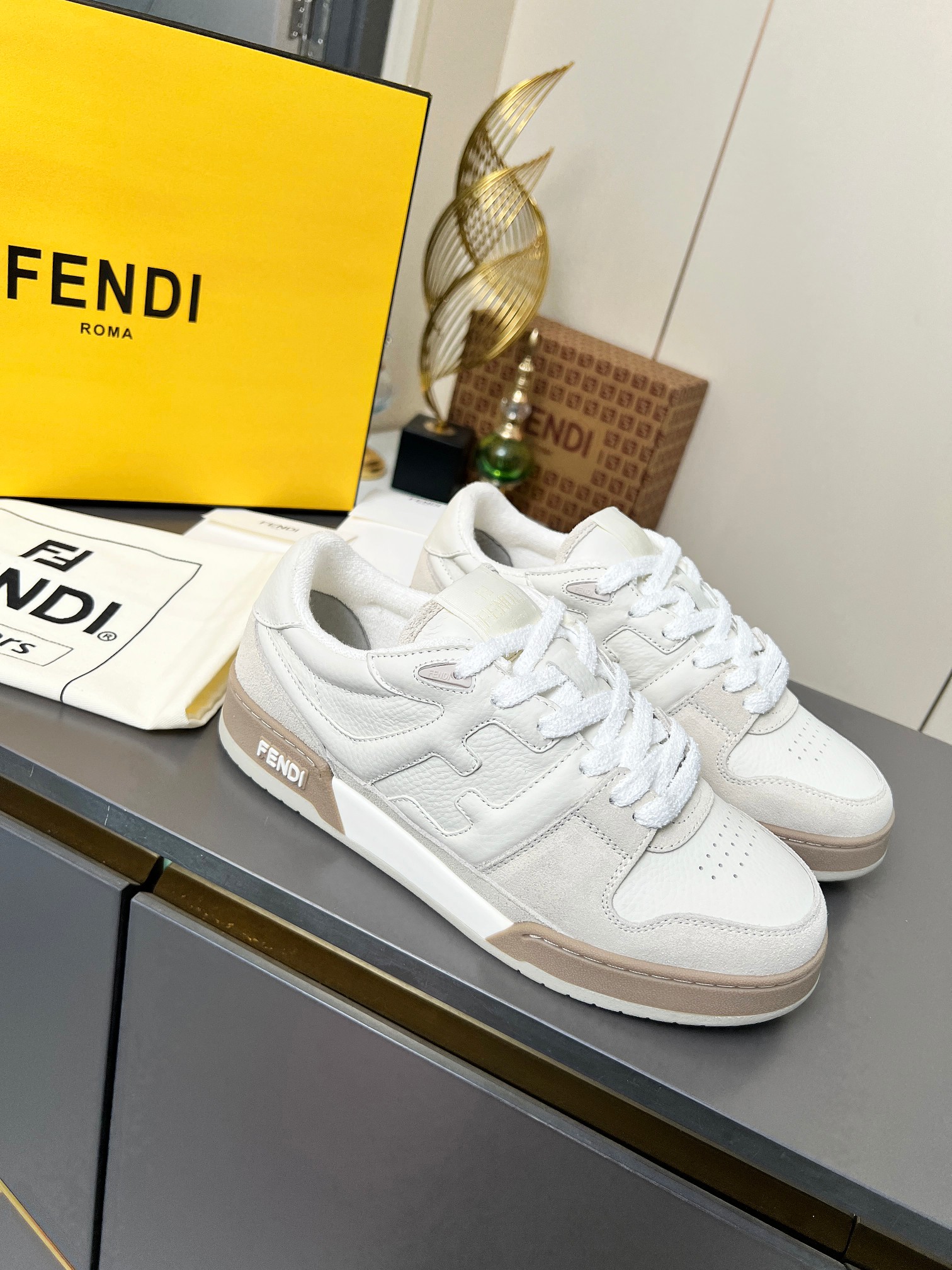 “Fendi Fendish 2025 Fall Winter Sneakers Collection for 35-45 Spouses” - 图片 2